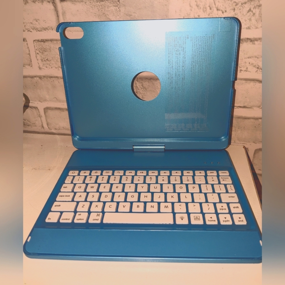 Flexbook Keyboard Case Blue NWOT 7 in 1 keyboard and case for ipads